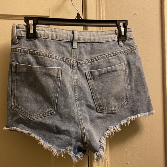 Color-block Jean Shorts - Picture 3 of 4